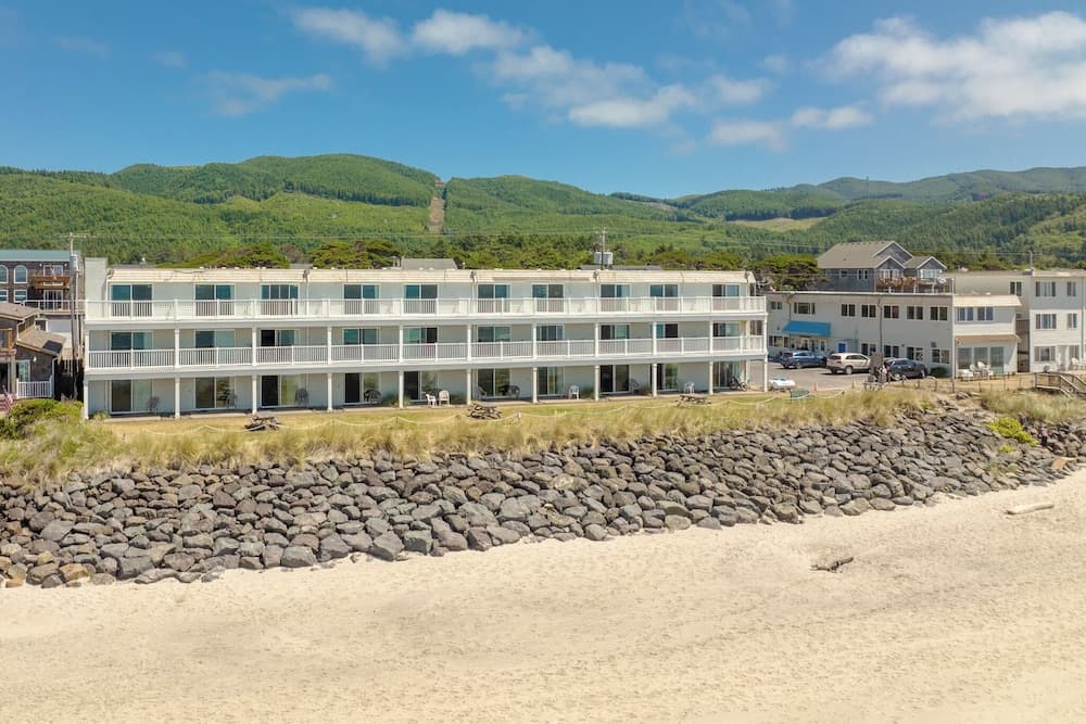Rockaway Beach Resort featured exterior or lobby in Rockaway Beach, OR — similar hotel
