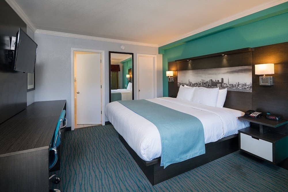 Symphony Inn interior in San Francisco, CA — gallery photo 2