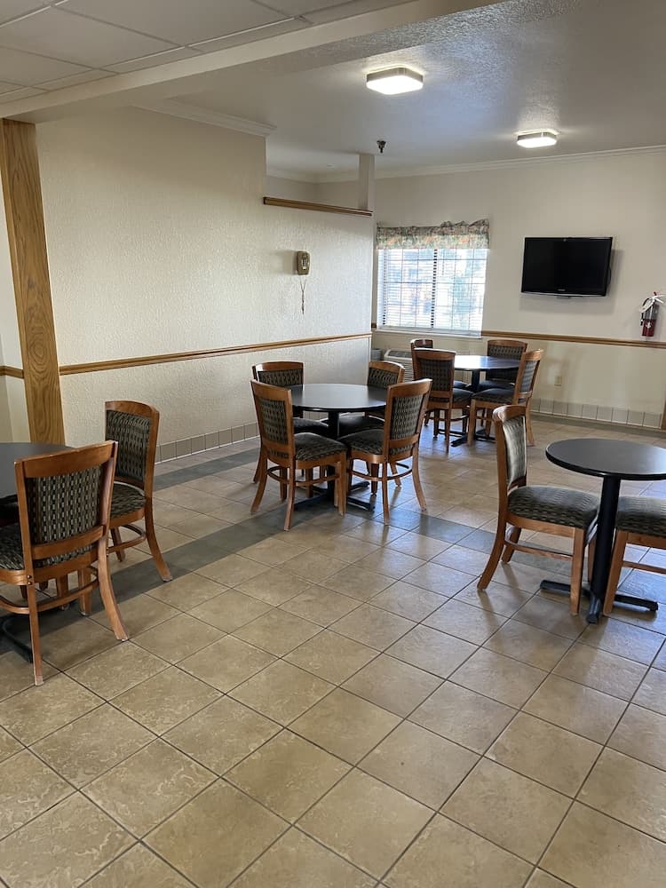 Express Inn & Suites property views in Decatur, IN — gallery photo 3
