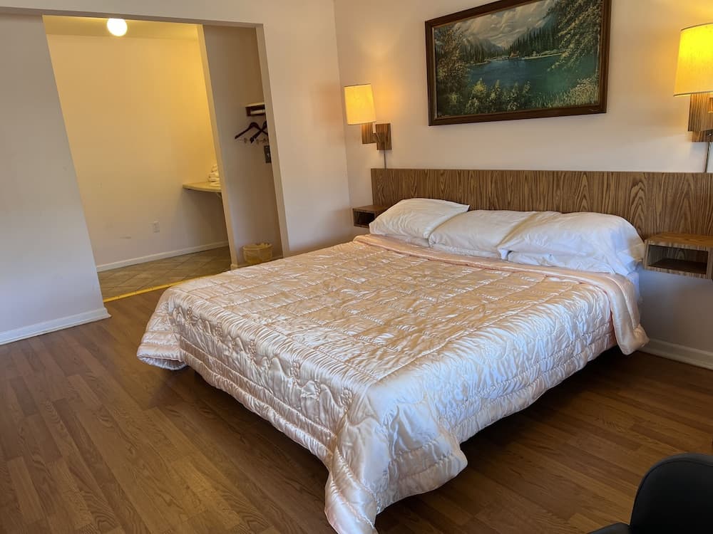 Glenwood Inn - Stroudsburg property views in Delaware Water Gap, PA — gallery photo 3