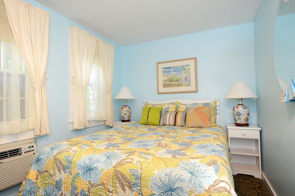 Pequot Hotel gallery photo in Oak Bluffs, MA — image 25