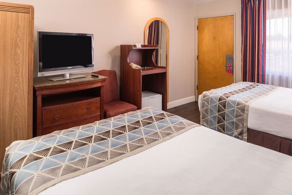 Laurel Inn Motel gallery photo in Salinas, CA — image 55