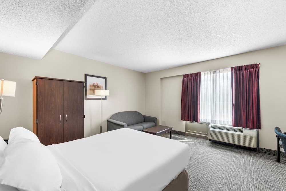 River's Edge Convention Center property views in Columbus, NE — gallery photo 3