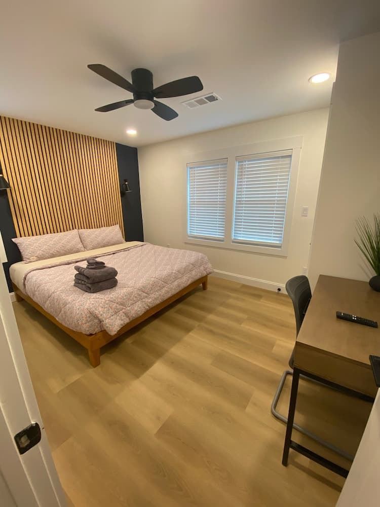 10 Burnett Home interior in Rome, GA — gallery photo 2