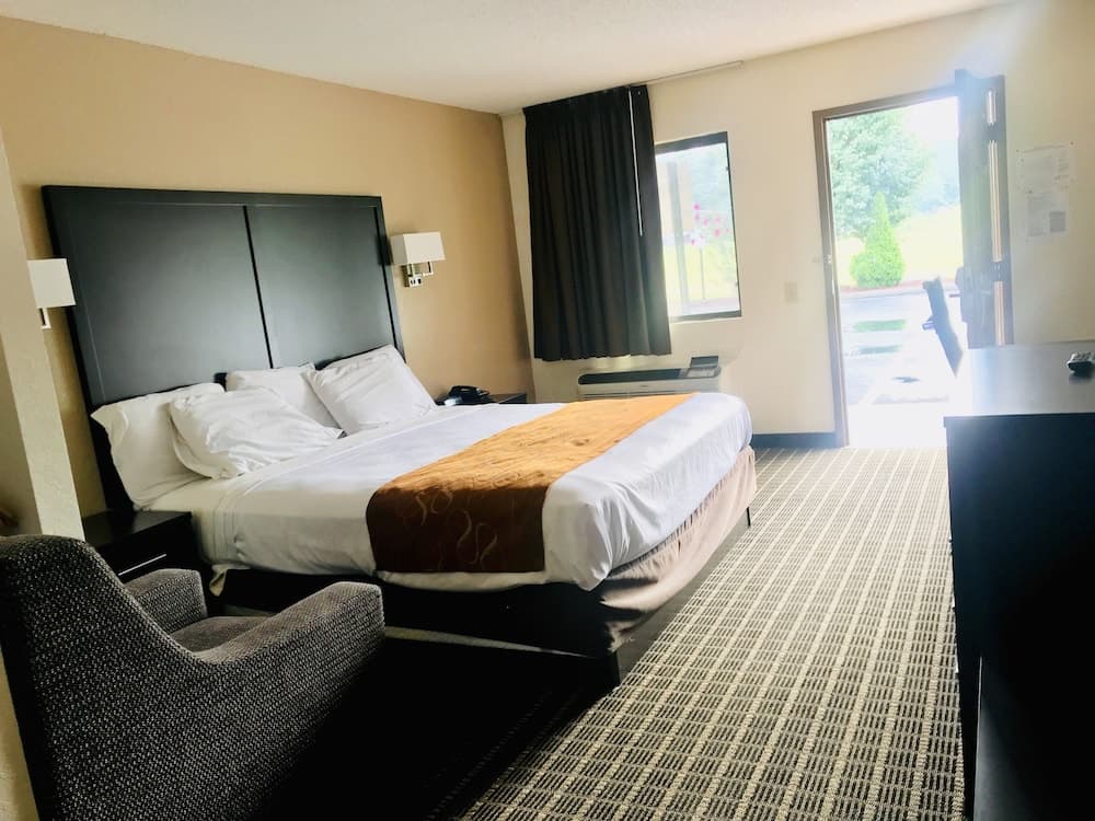 Baymont by Wyndham Acworth featured exterior or lobby in Acworth, GA — similar hotel