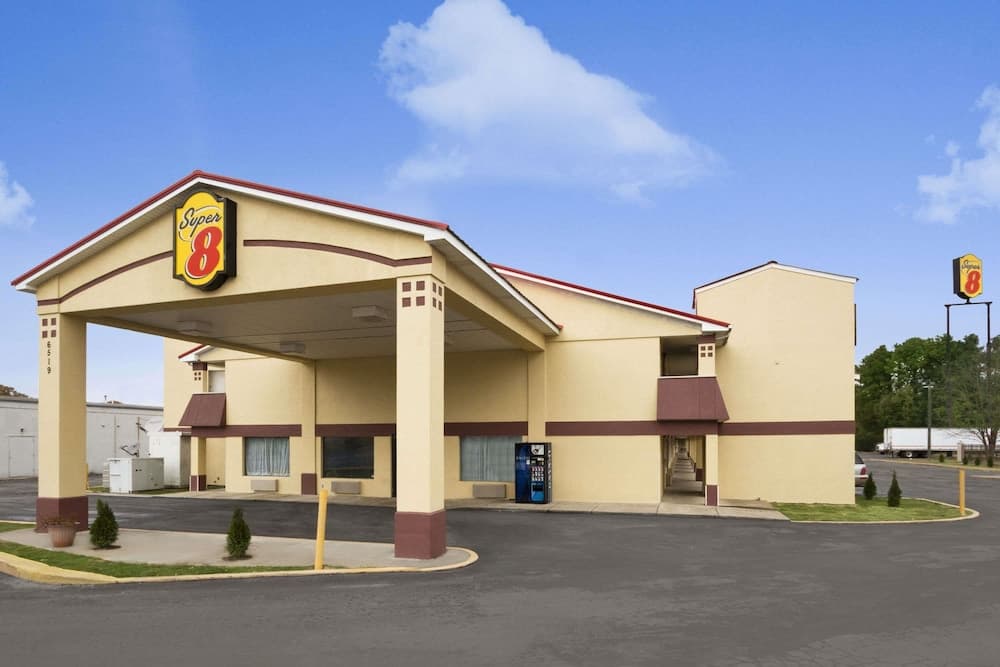 Super 8 by Wyndham Chattanooga/East Ridge featured exterior or lobby in Chattanooga, TN — similar hotel