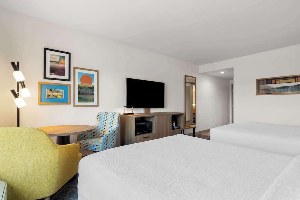 Hampton Inn & Suites Corona, Ca gallery photo in Corona, CA — image 39
