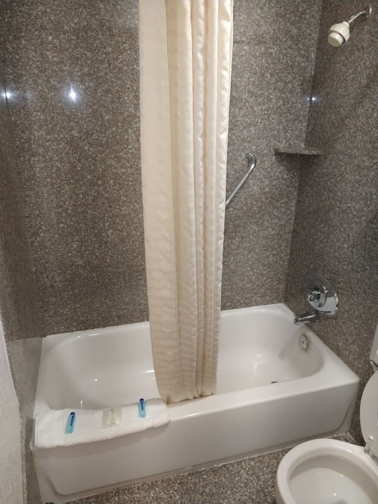 Ocotillo Apartments & Hotel gallery photo in Phoenix, AZ — image 5