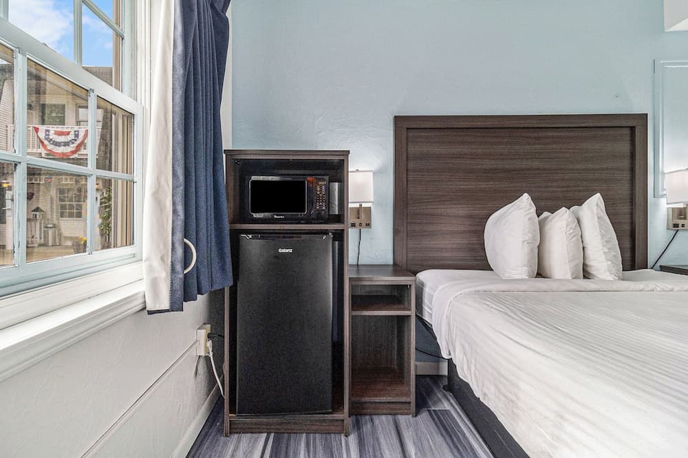 Snyder's Shoreline Inn gallery photo in Ludington, MI — image 45