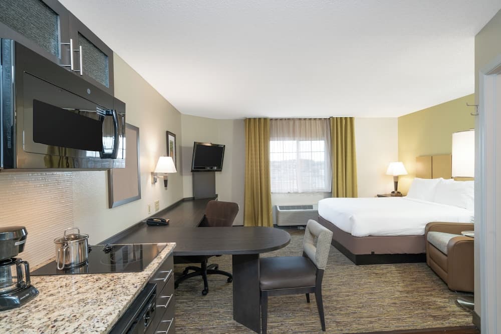 Candlewood Suites Hopewell - Fort Lee by IHG property views in Hopewell, VA — gallery photo 3