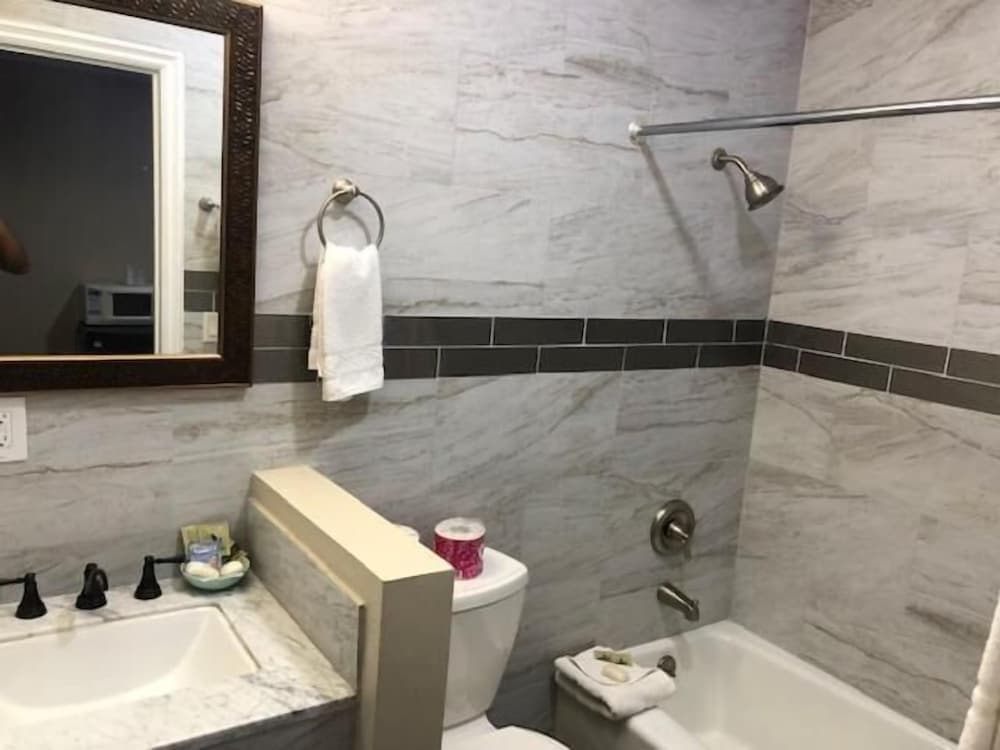 Mesa Motel gallery photo in Costa Mesa, CA — image 17