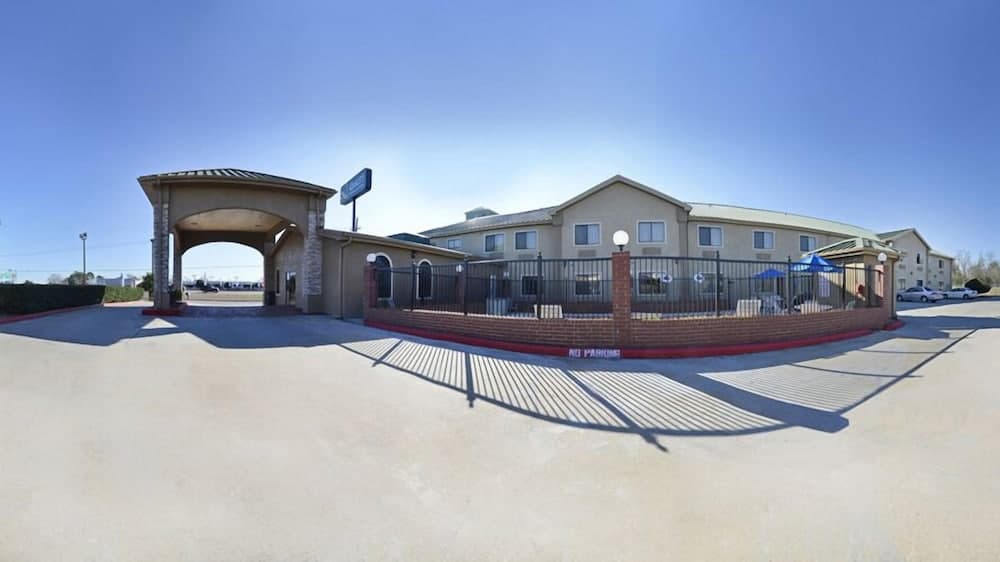 Quality Inn & Suites Beaumont gallery photo in Beaumont, TX — image 34