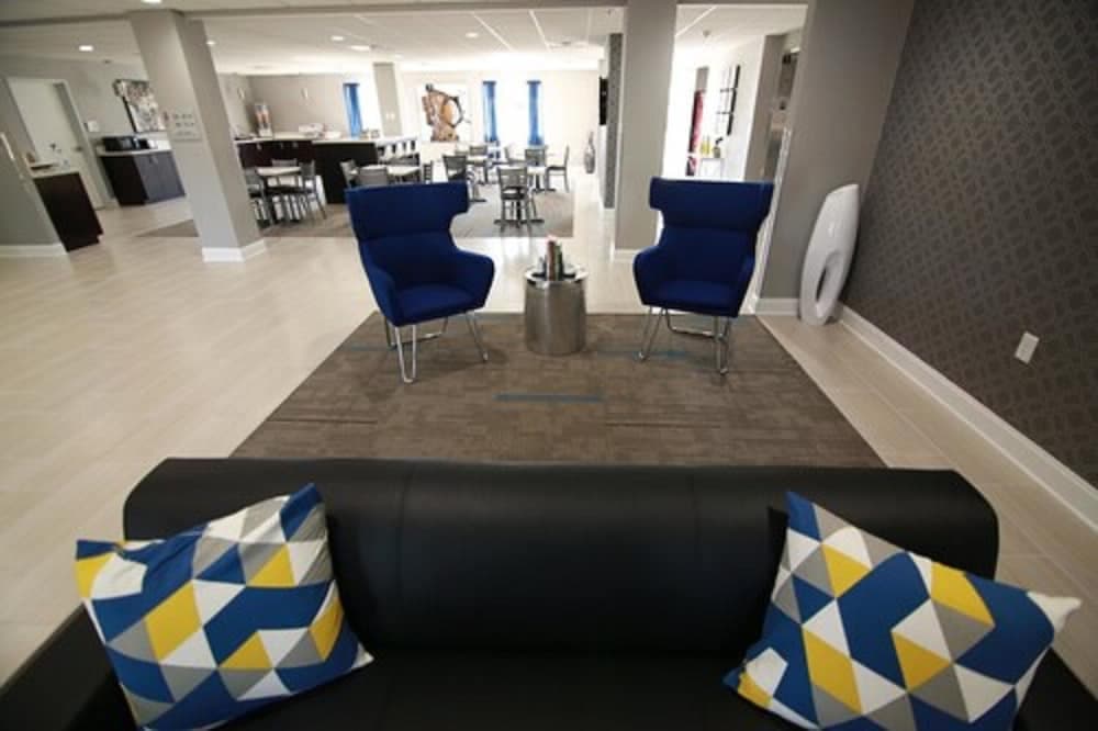 Home Inn and Suites interior in Memphis, TN — gallery photo 2