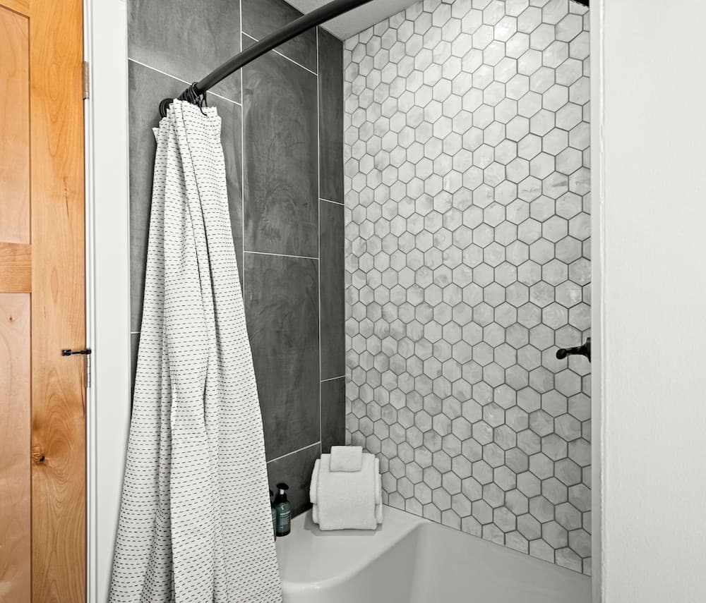 Dragestil 715 Duluth Condos interior in Duluth, MN — gallery photo 2