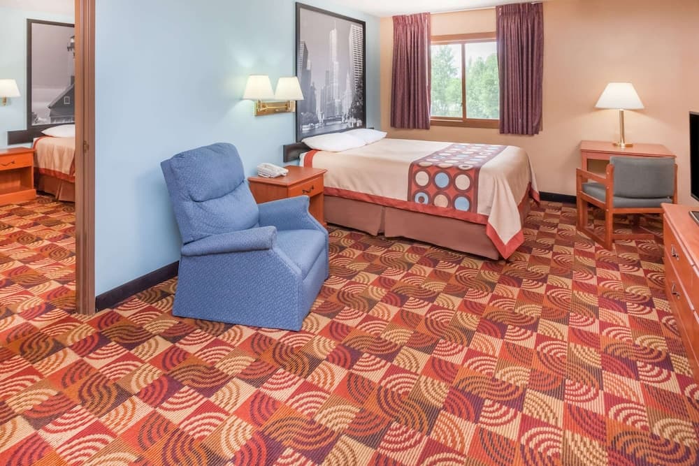Super 8 by Wyndham Shipshewana gallery photo in Shipshewana, IN — image 11