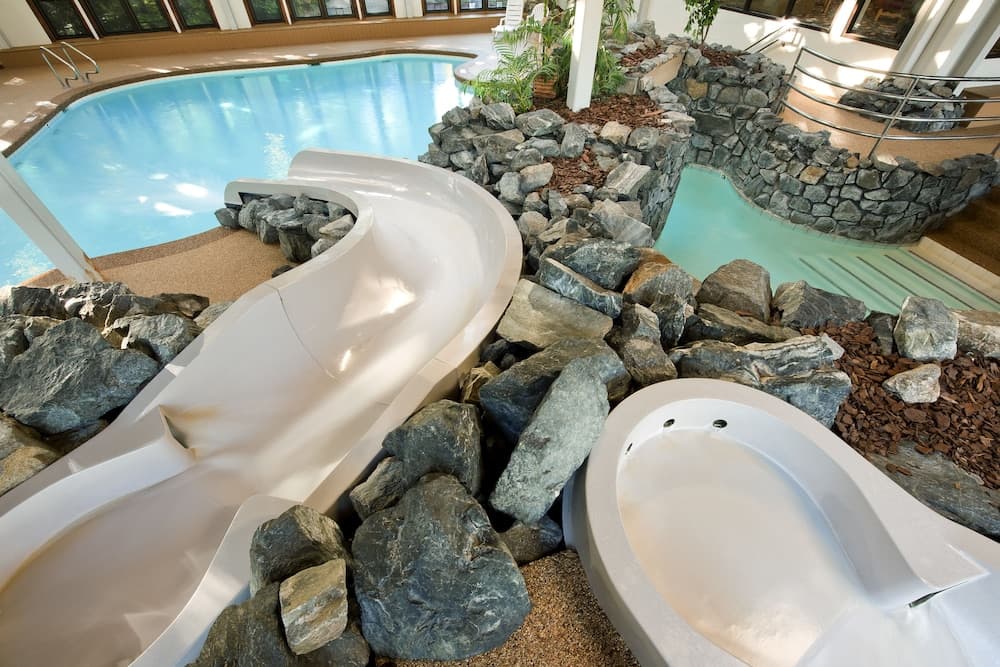 The Summit Resort interior in Laconia, NH — gallery photo 2