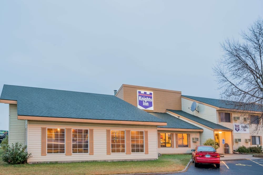 Knights Inn Litchfield featured exterior or lobby in Litchfield, MN — similar hotel