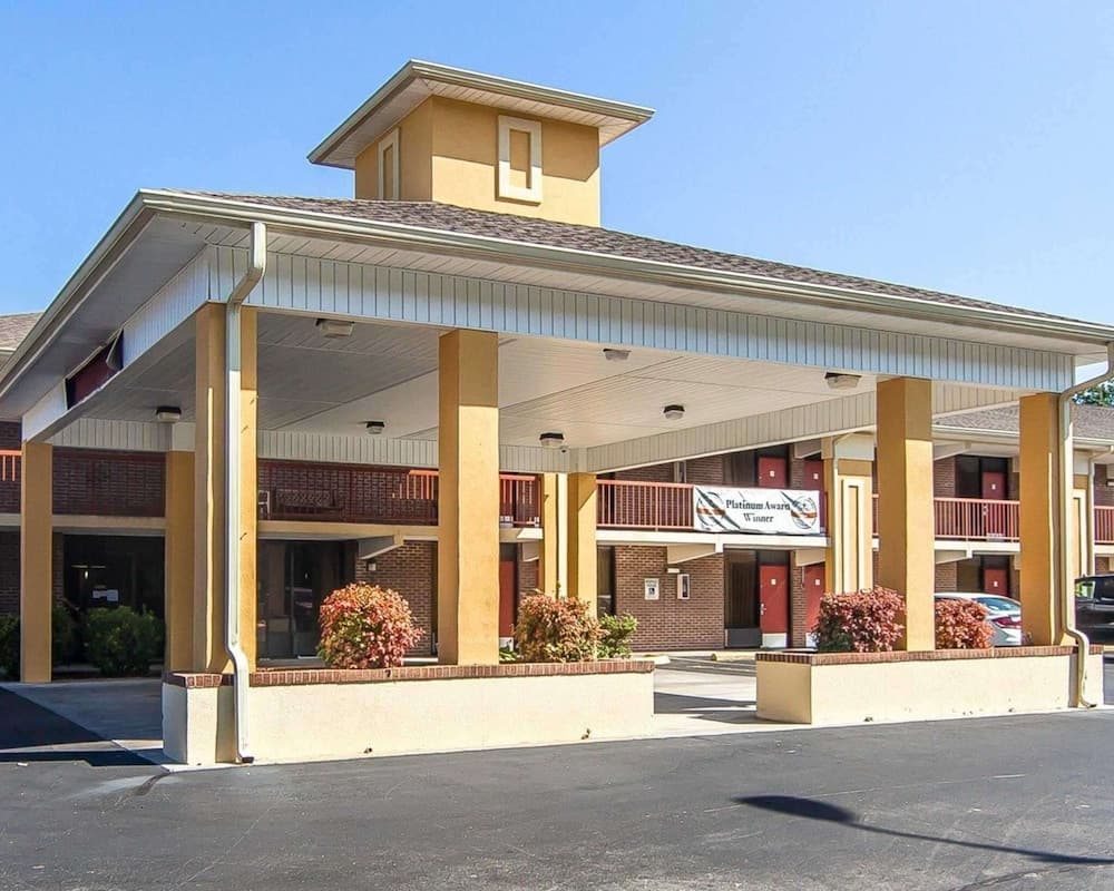 Quality Inn Sweetwater West featured exterior or lobby in Sweetwater, TN — similar hotel