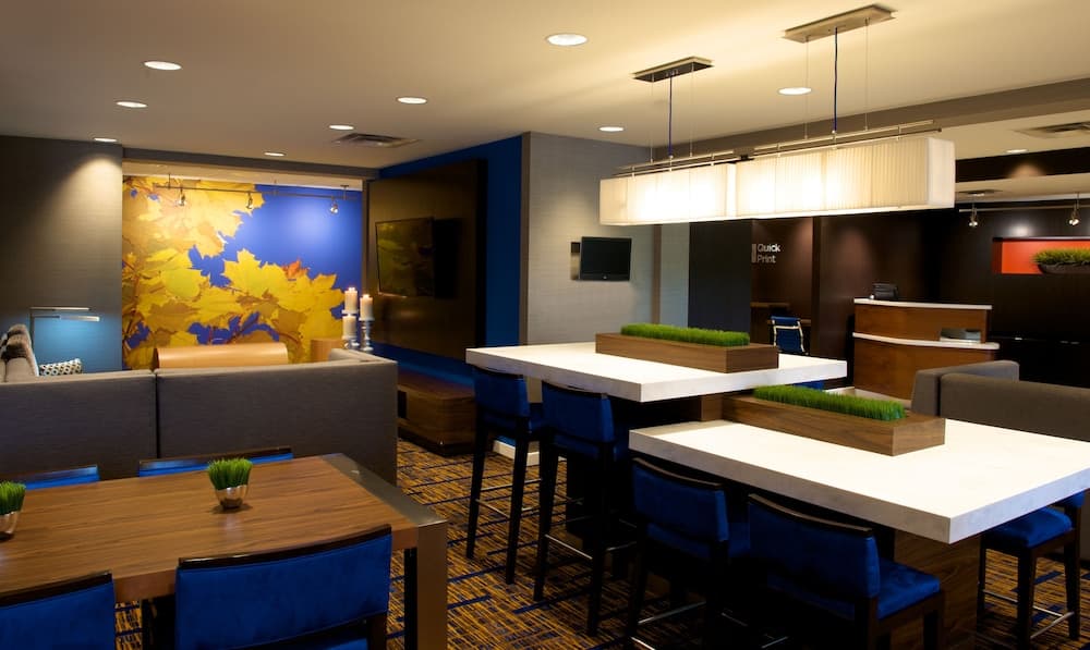 Country Inn & Suites by Radisson, Columbus-Edinburgh property views in Columbus, IN — gallery photo 3