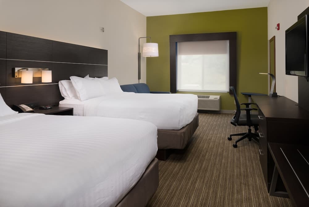 Holiday Inn Express Hotel & Suites Independence-Kansas City by IHG interior in Independence, MO — gallery photo 2
