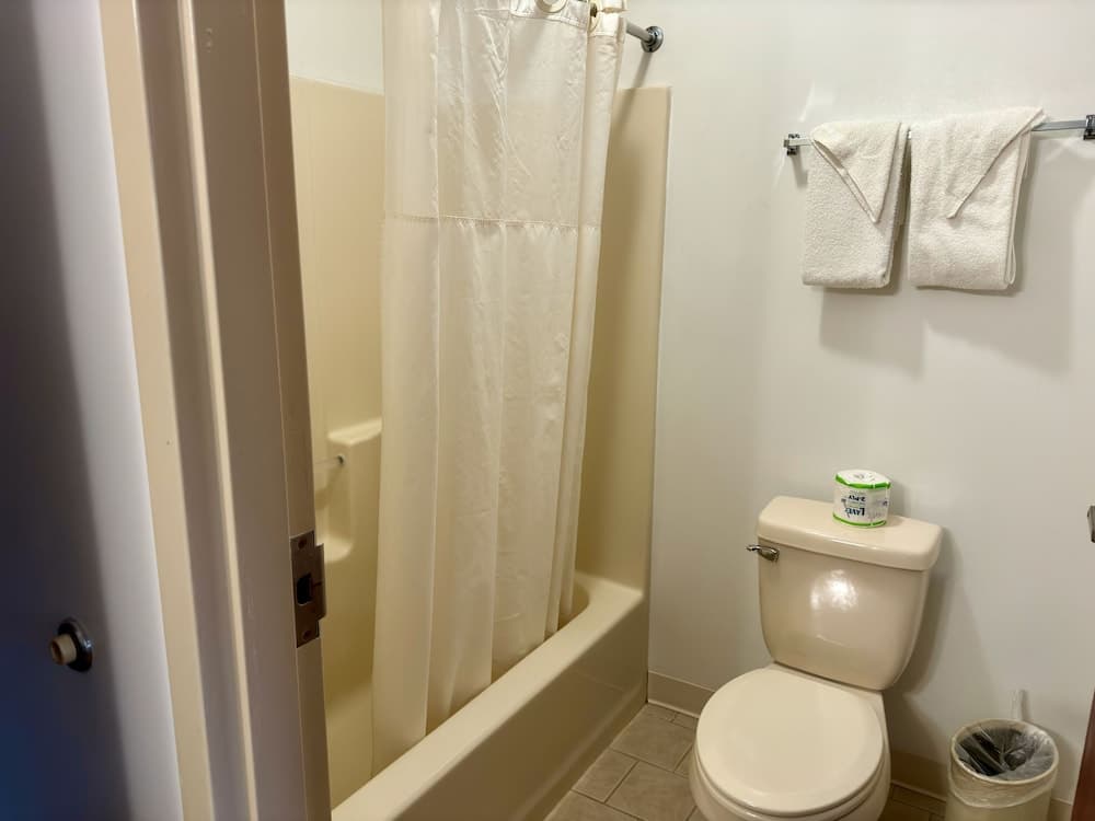 Passport Inn gallery photo in Paradise — image 20