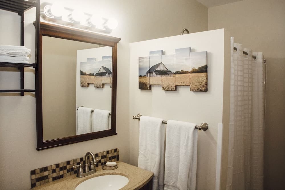 O2 Suites Houma gallery photo in Houma, LA — image 16