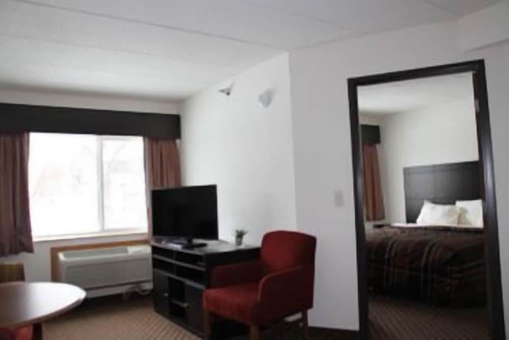 Nichols Inn of Red Wing interior in Red Wing, MN — gallery photo 2