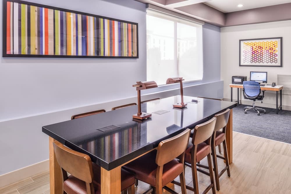 Holiday Inn Express Burlington by IHG gallery photo in Burlington, NC — image 12