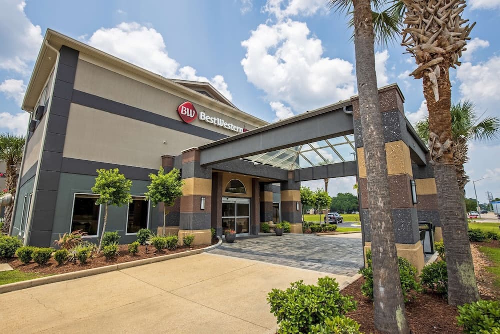 Best Western Plus Vermilion River Inn & Suites featured exterior or lobby in Lafayette, LA — similar hotel