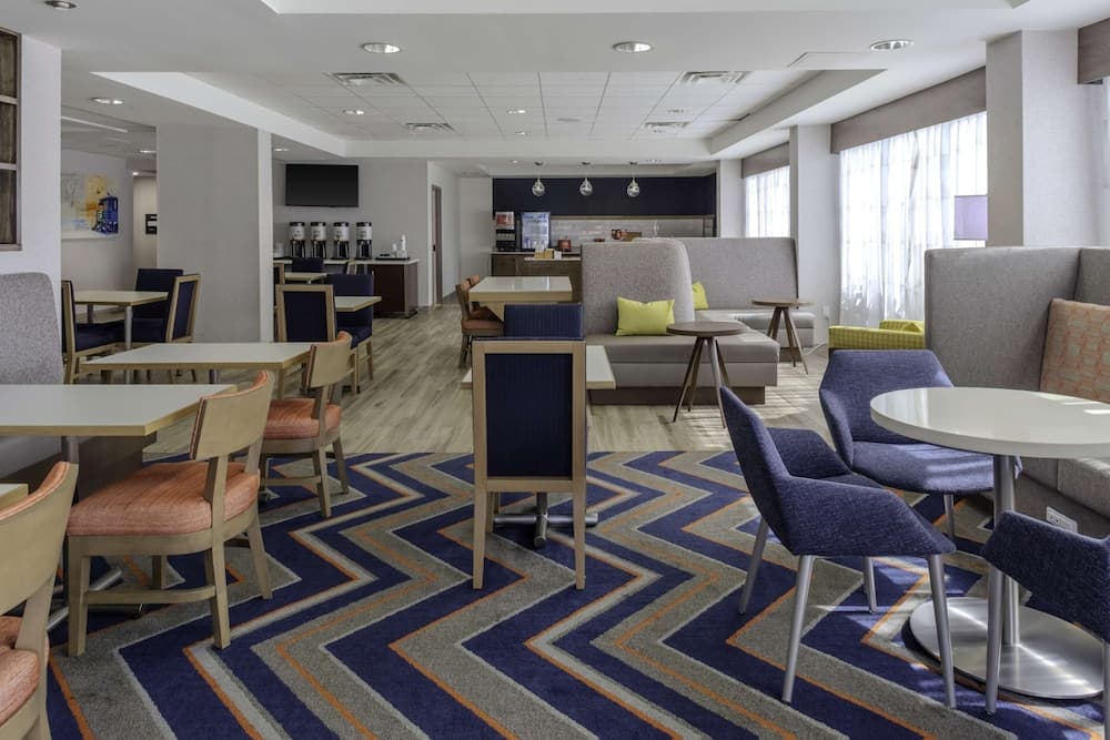 Hampton Inn Sarasota - I-75 Bee Ridge interior in Sarasota, FL — gallery photo 2