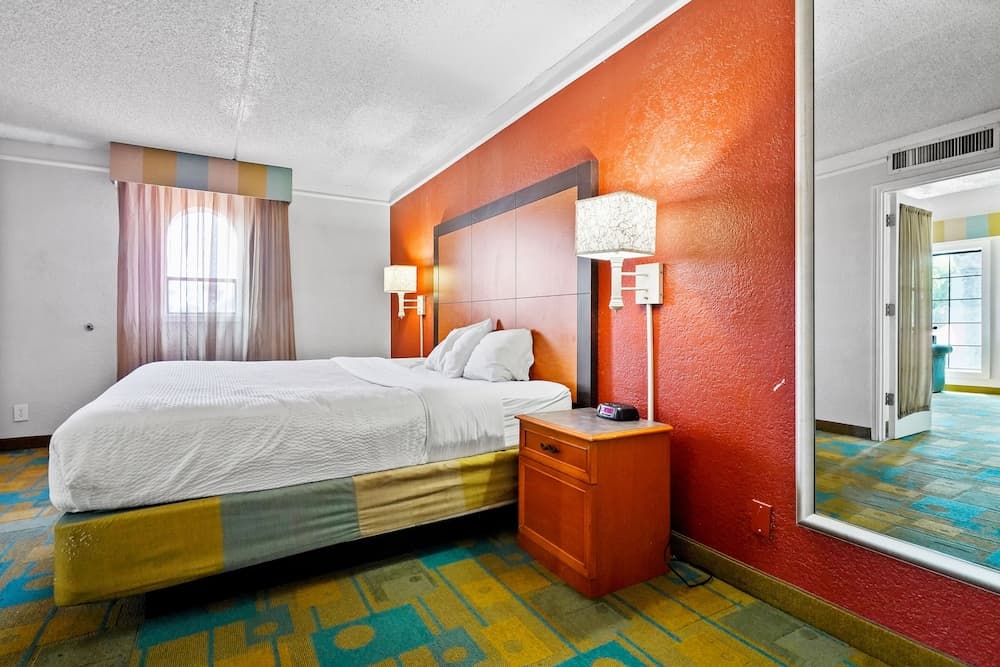 La Quinta Inn by Wyndham Costa Mesa / Newport Beach gallery photo in Costa Mesa, CA — image 37