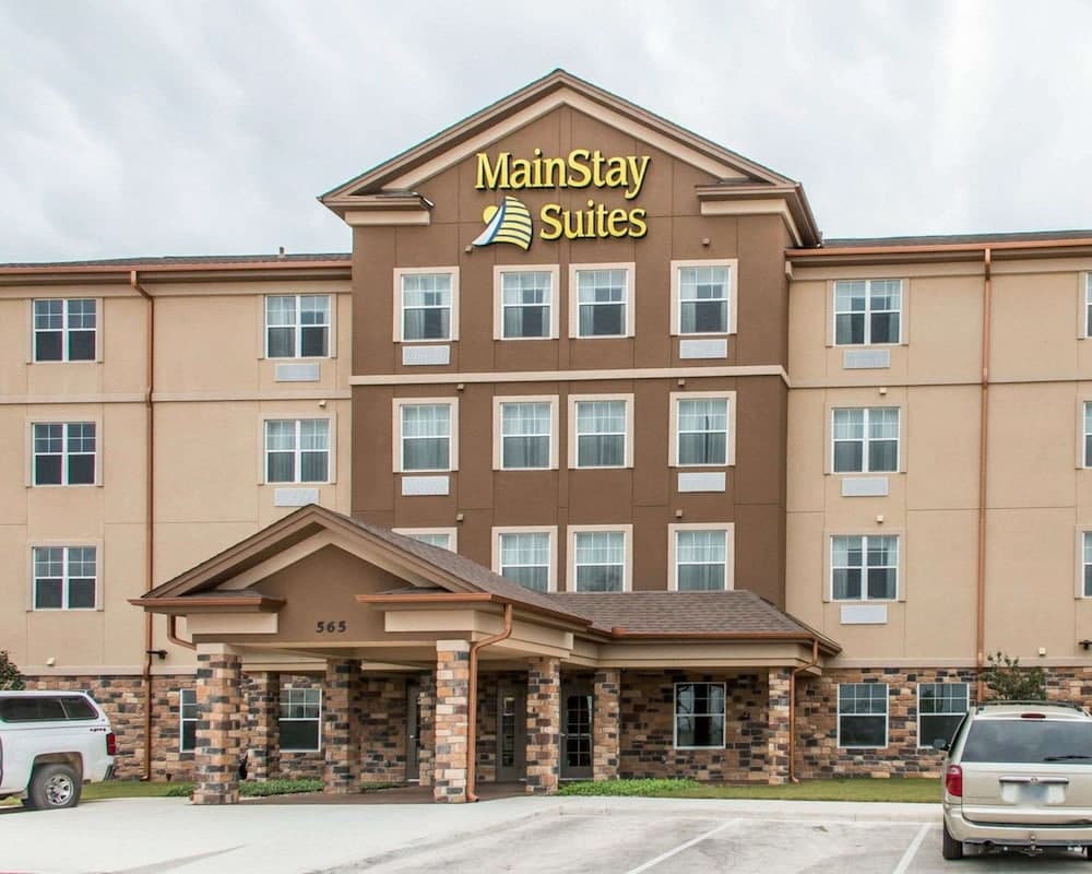MainStay Suites Cotulla property views in Cotulla, TX — gallery photo 3