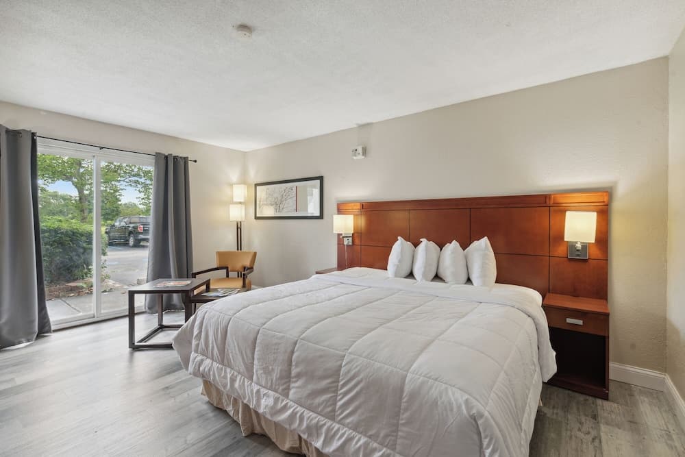 Miami Suites Hotel gallery photo in Toledo, OH — image 20