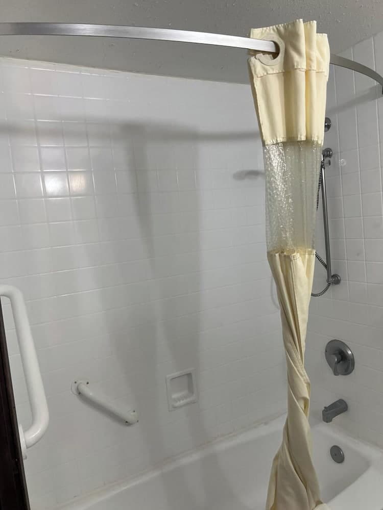 Blue Way Inn & Suites La Crosse gallery photo in La Crosse, WI — image 18