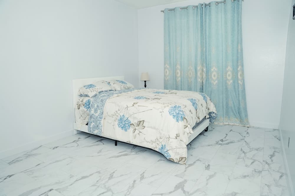 Large Family Home Near Phoenix gallery photo in Buckeye, AZ — image 31