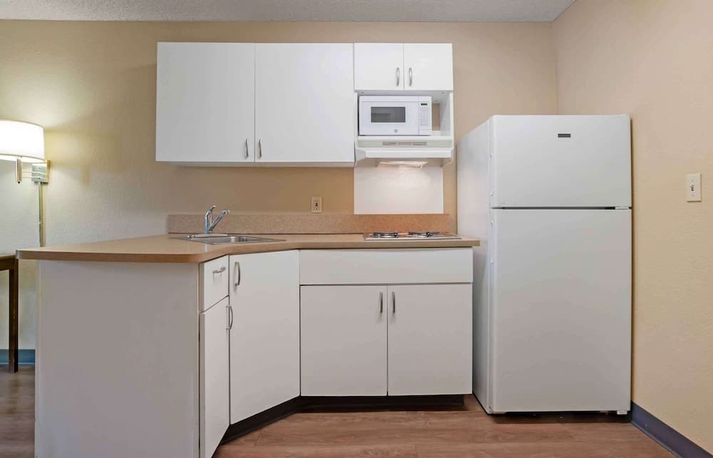 Extended Stay America Suites Los Angeles Torrance Harborgate gallery photo in Torrance, CA — image 21