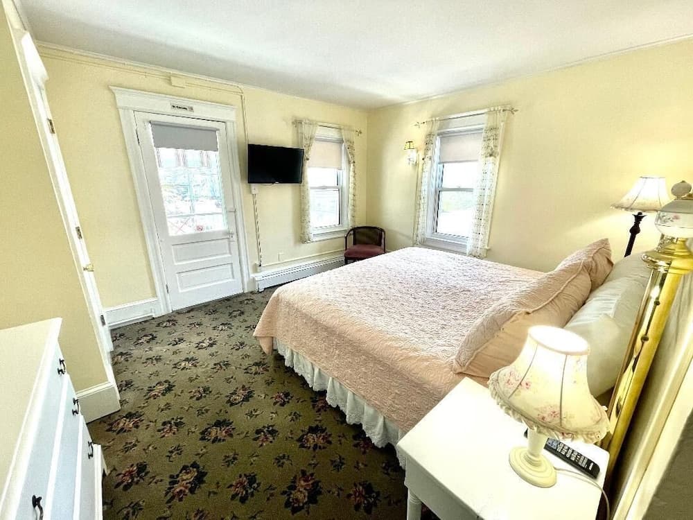 Quaker Inn property views in Ocean Grove, NJ — gallery photo 3