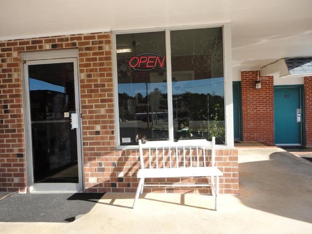 Budget Inn Franklinton interior in Franklinton, NC — gallery photo 2