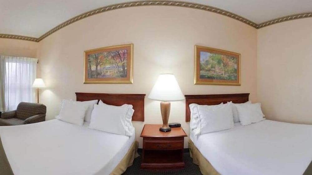 Holiday Inn Express Plymouth by IHG property views in Plymouth, NC — gallery photo 3