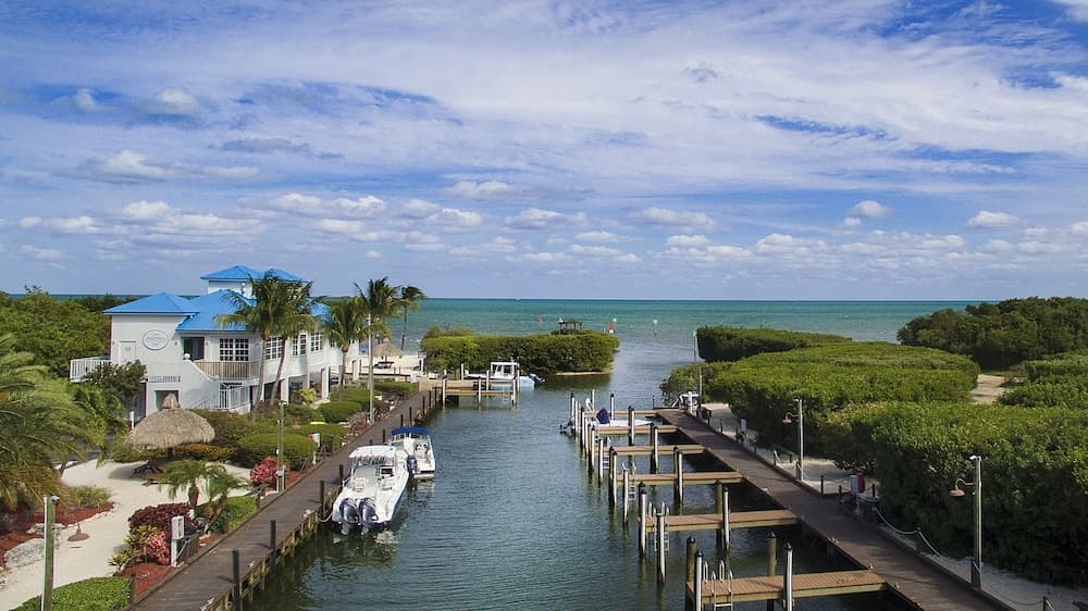 Ocean Pointe Suites at Key Largo featured exterior or lobby in Tavernier, FL — similar hotel