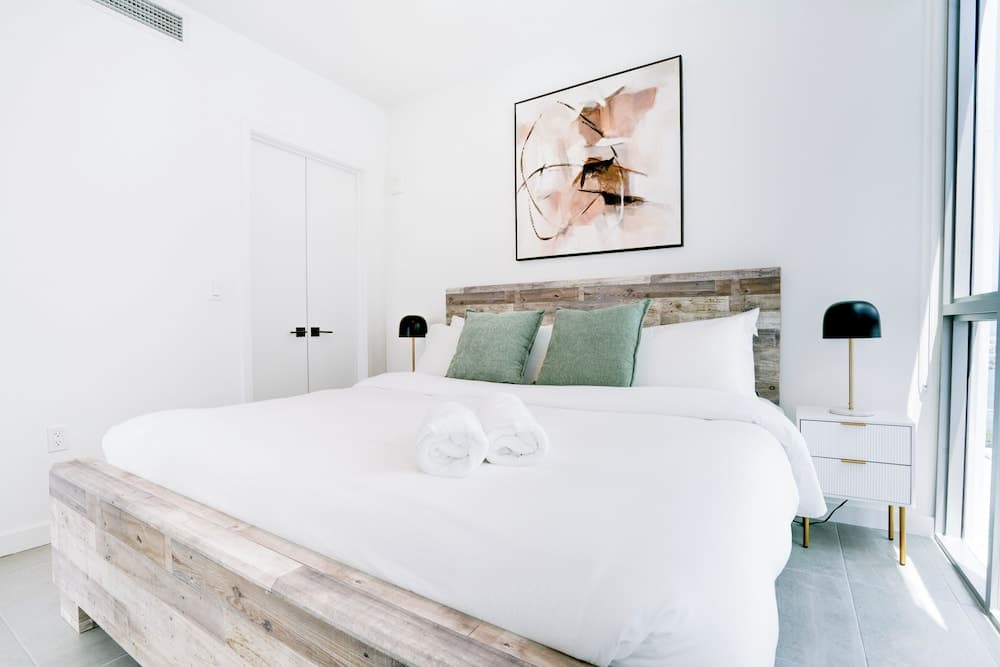 Miami Vacation Condos featured exterior or lobby in Miami, FL — similar hotel