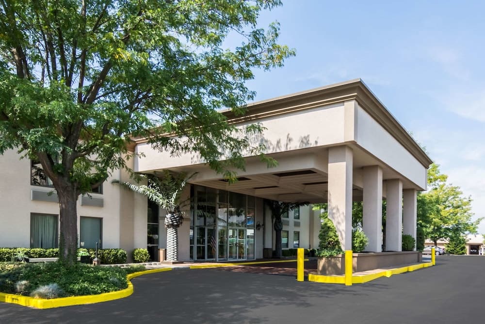 The Plaza Inn & Suites — hotel in Hagerstown, Maryland