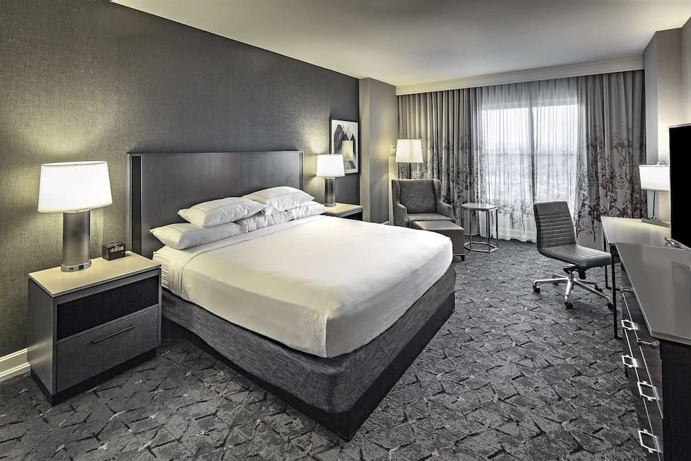 DoubleTree by Hilton Hotel Modesto interior in Modesto, CA — gallery photo 2