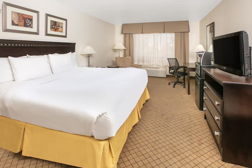 CASH REWARDS INN & SUITES property views in Roswell, NM — gallery photo 3