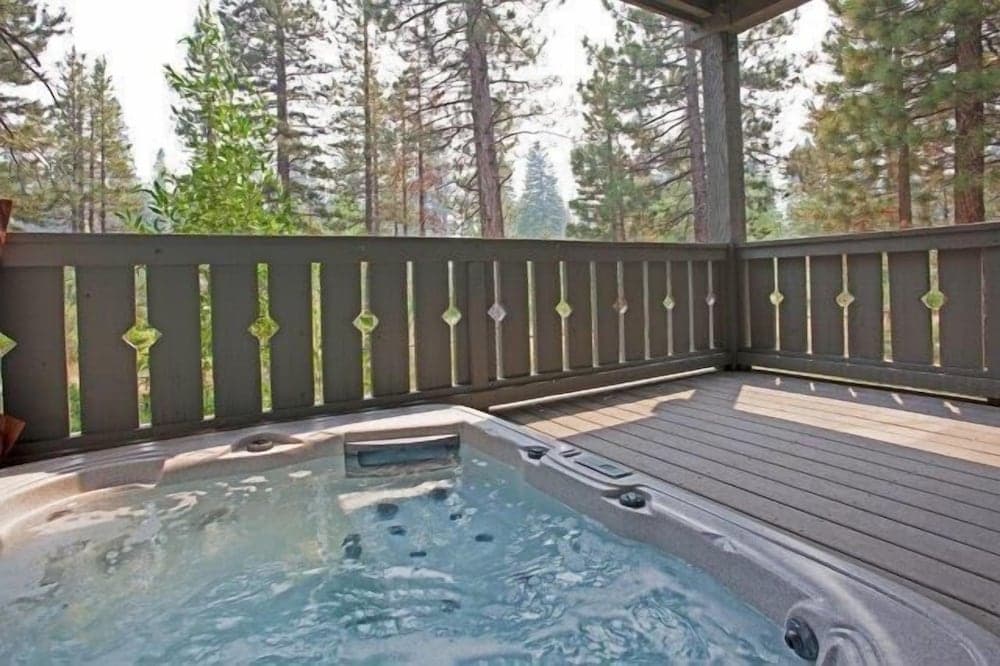 Timbers 1033 interior in Mammoth Lakes, CA — gallery photo 2