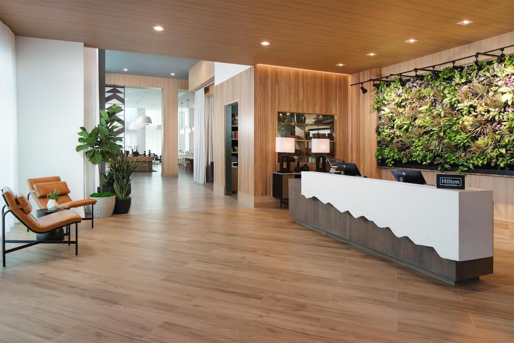 Embassy Suites By Hilton Chattanooga Downtown interior in Chattanooga, TN — gallery photo 2