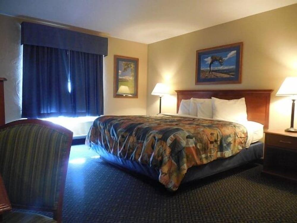 Blue Mountain Inn And Suites interior in Rangely, CO — gallery photo 2
