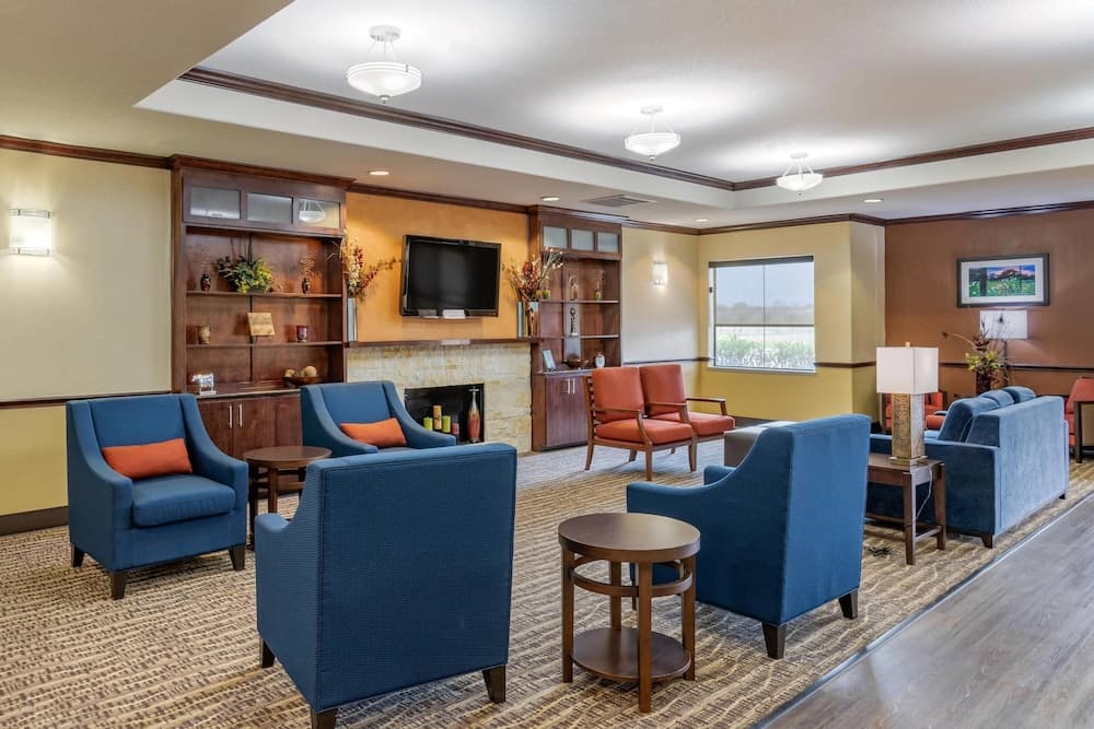 Comfort Inn & Suites Navasota property views in Navasota, TX — gallery photo 3