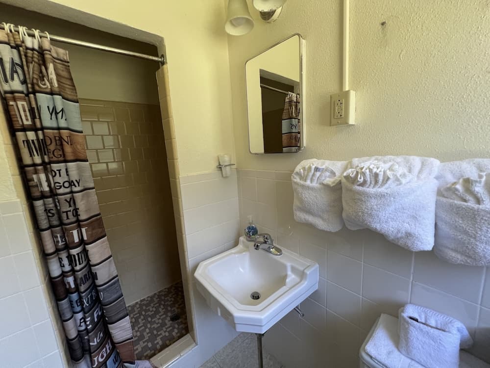 Queen Guest Room located at the Joplin Inn at the entrance to Mountain Harbor, just 2 1/2 miles from Lake Ouachita. by RedAwning interior in Mount Ida, AR — gallery photo 2