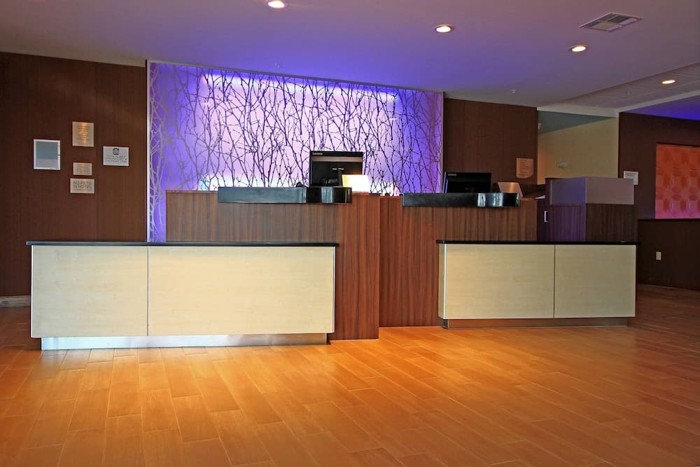Fairfield Inn & Suites by Marriott London interior in London, KY — gallery photo 2